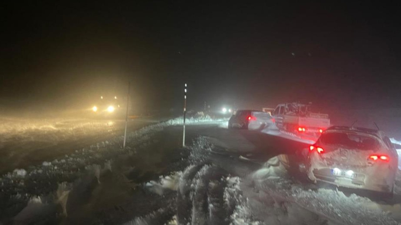 Karda mahsur kaldıktan sonra kurtarılan 1 kişi yaşamını yitirdi