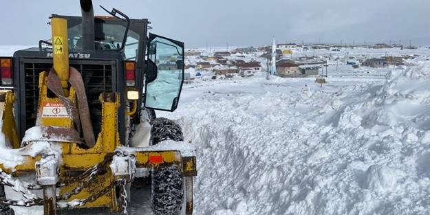 Kardan kapanan 18 köy yolu ulaşıma açıldı