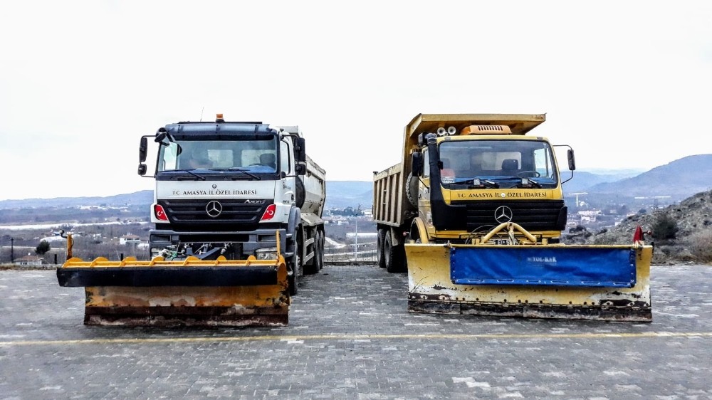 Kardan kapanan köy yolları ulaşıma açıldı 
