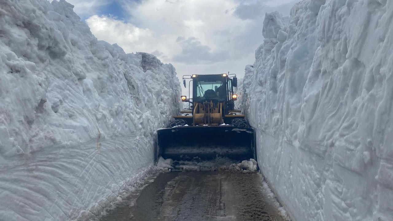 Kardan kapanmıştı nisan ayında ulaşıma açıldı