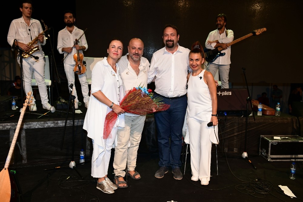 Kardeş Türküler’den Çiğli’de muhteşem performans 