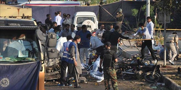 Kardeş ülkede askeri konvoya saldırı