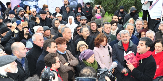 ‘Kardeşime kurşun sıkmam' diyen Yunan askerler anıldı