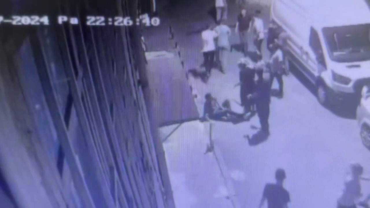 Kardeşini döven şahsı silahla vurdu