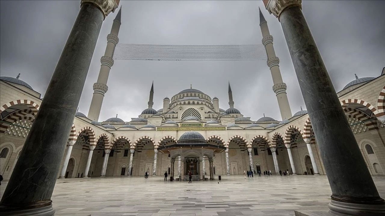 Karekodlu sistem geldi! İstanbul'da 597 camide yeni uygulama