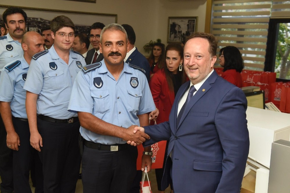 Karesi ailesi bayramlaştı 