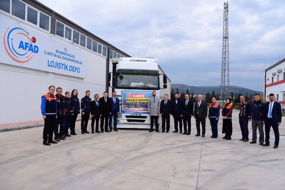 Karesi’den depremzedelere yardım TIR’ı 