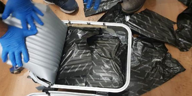 Kargo şirketindeki valizde 6 buçuk kilo afyon sakızı çıktı
