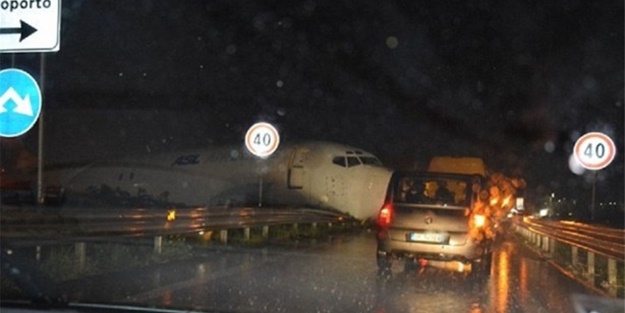 Kargo uçağı hızını alamayınca...