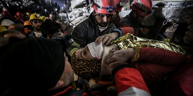 Karı koca 209 saat sonra enkazdan kurtarıldı