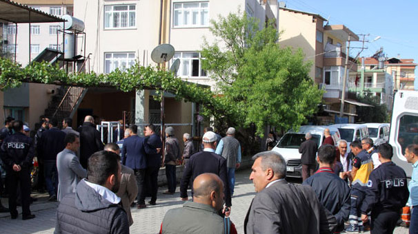 Karı- koca evde ölü bulundu