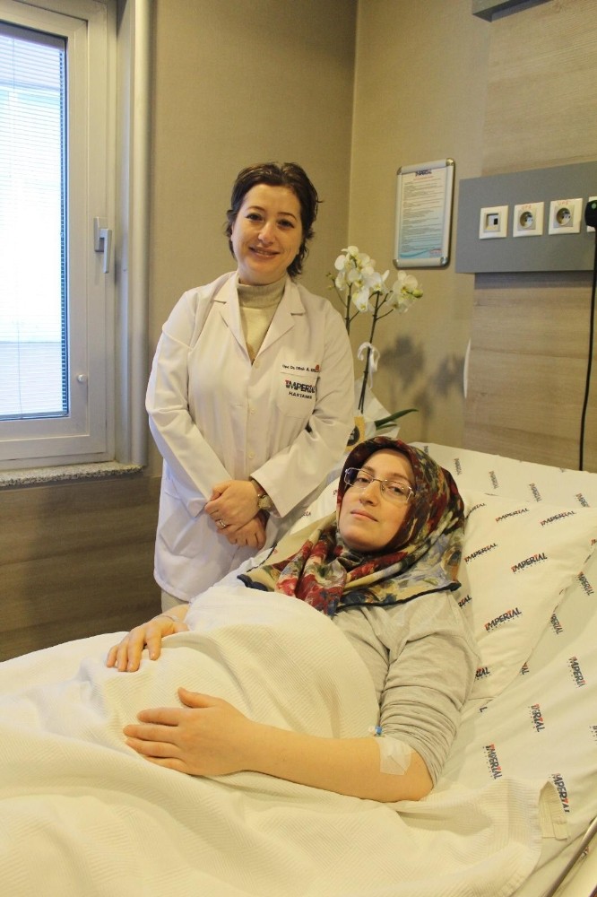 Karın ağrısı şikayetiyle geldi, yumurtalığında 3.5 kilo kist çıkartıldı 