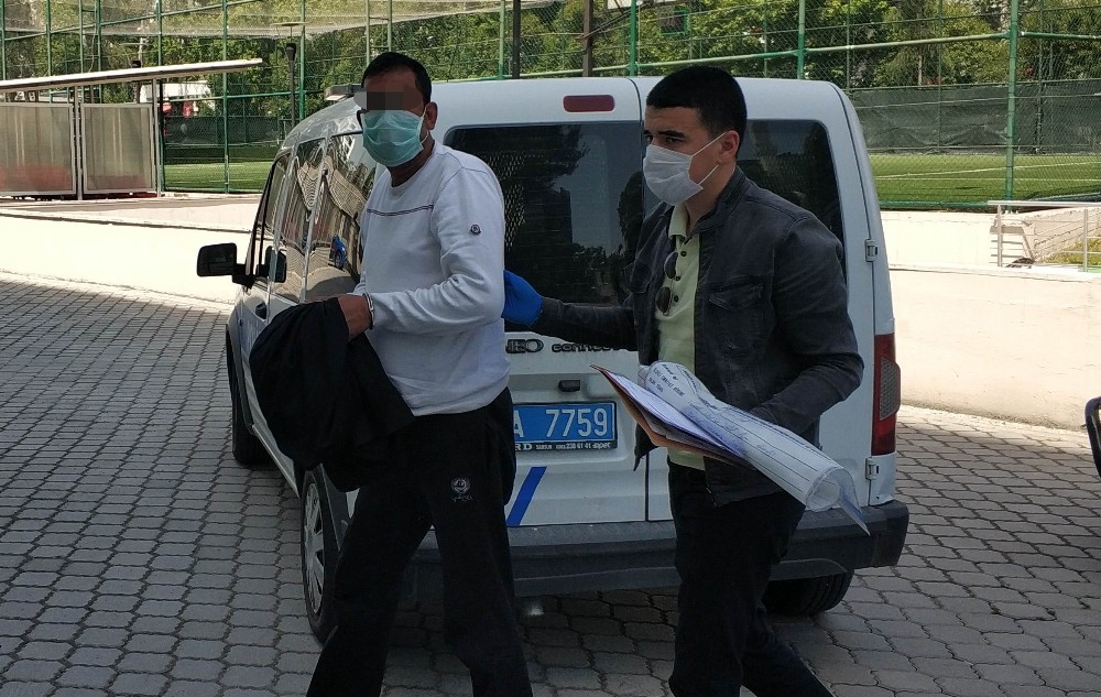 ’Karısına keser sapıyla saldırma’ iddiasına gözaltı 