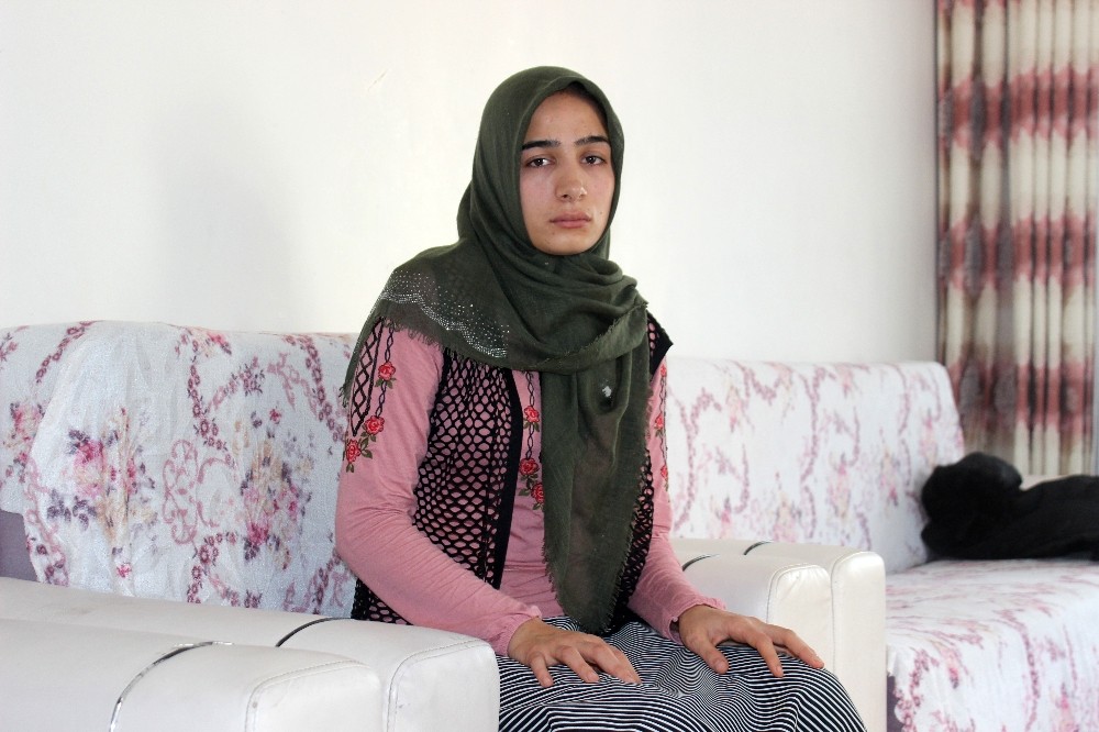 Karısını sokak ortasında döven şahıs yeniden serbest bırakıldı 