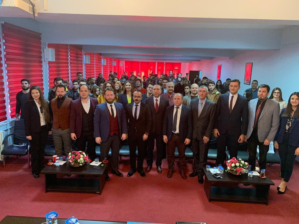 Kariyer günleri gençlere ışık tutuyor 
