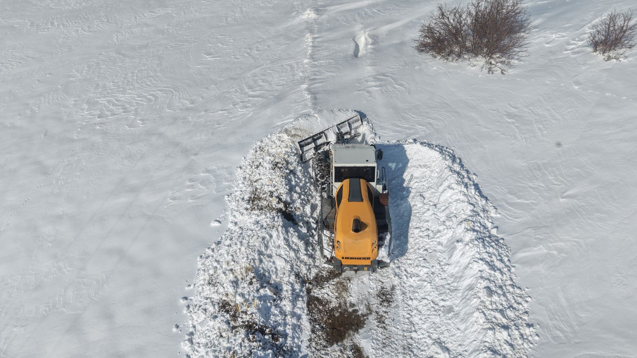 Karla kaplı mezrada hayat mücadelesi