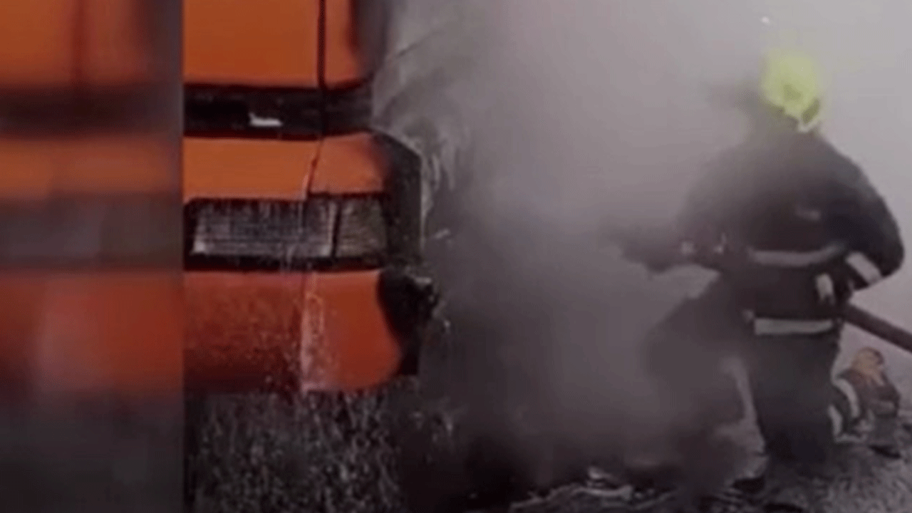 Karla mücadele aracı cayır cayır yandı!