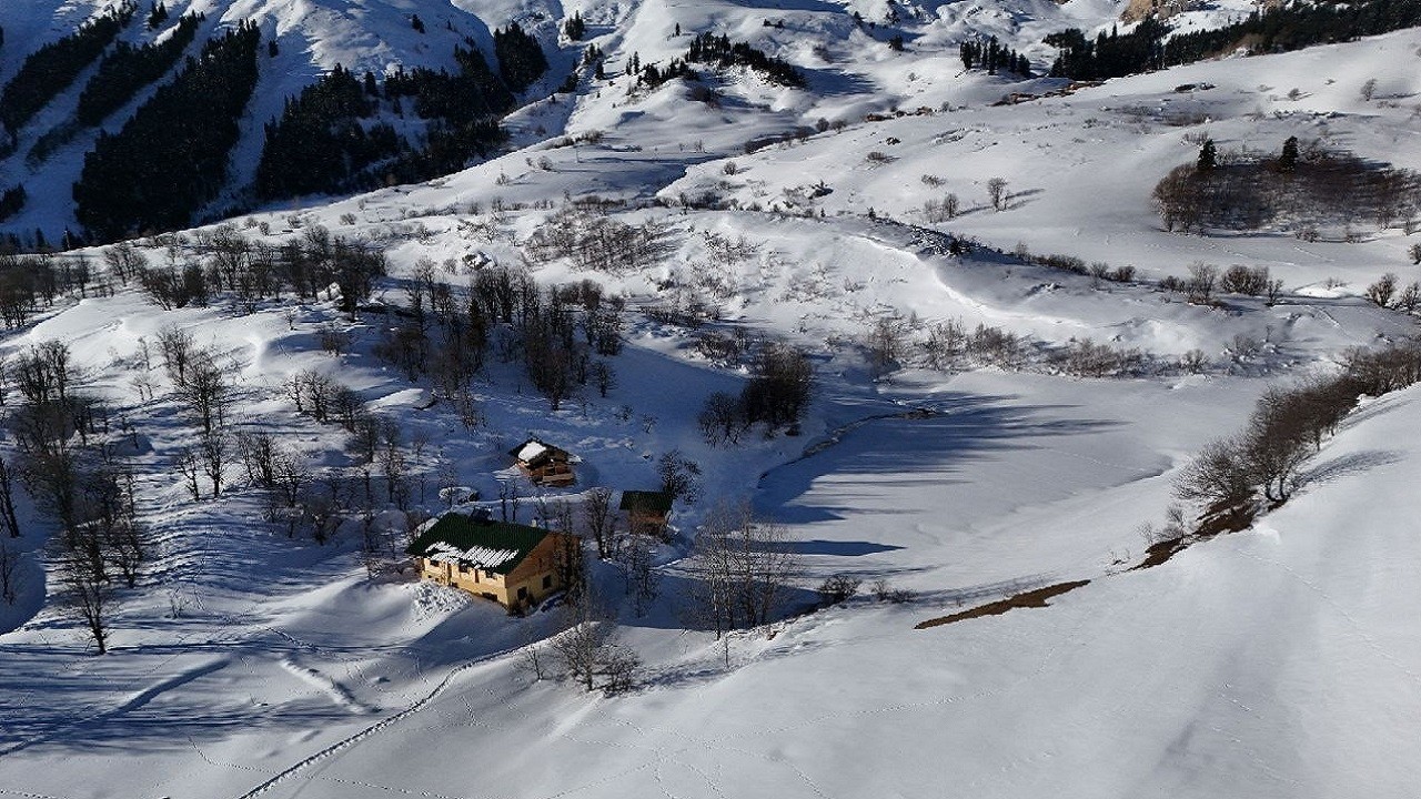 Karlar altında bir masal: Artvin’in saklı cenneti Maden Köyü
