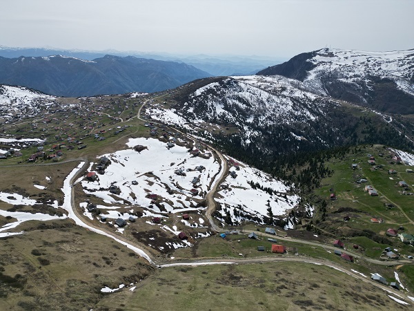 Karlar eridi yayla şenlendi!