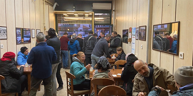 Karlı havalarda Pazaryeri bozası ve helvasına ilgi arttı