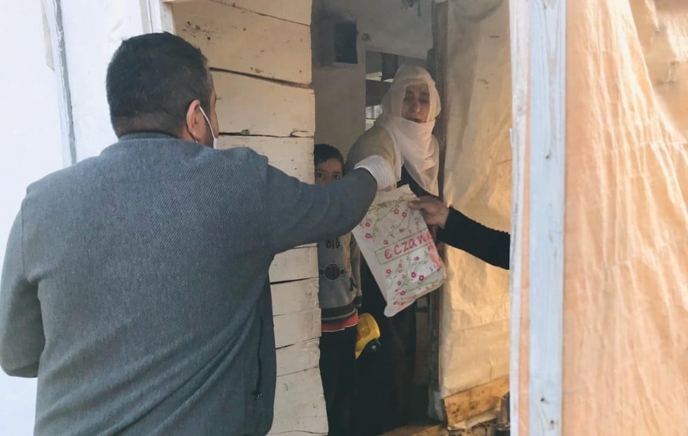 Karlıova’da Vefa Sosyal Destek Grubu köy köy gezip ihtiyaçları karşılıyor 