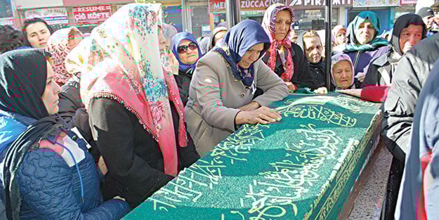 Karneleri dağıtamadı