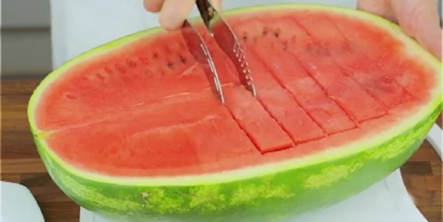 Karpuz kesmek artık çok kolay! - VIDEO