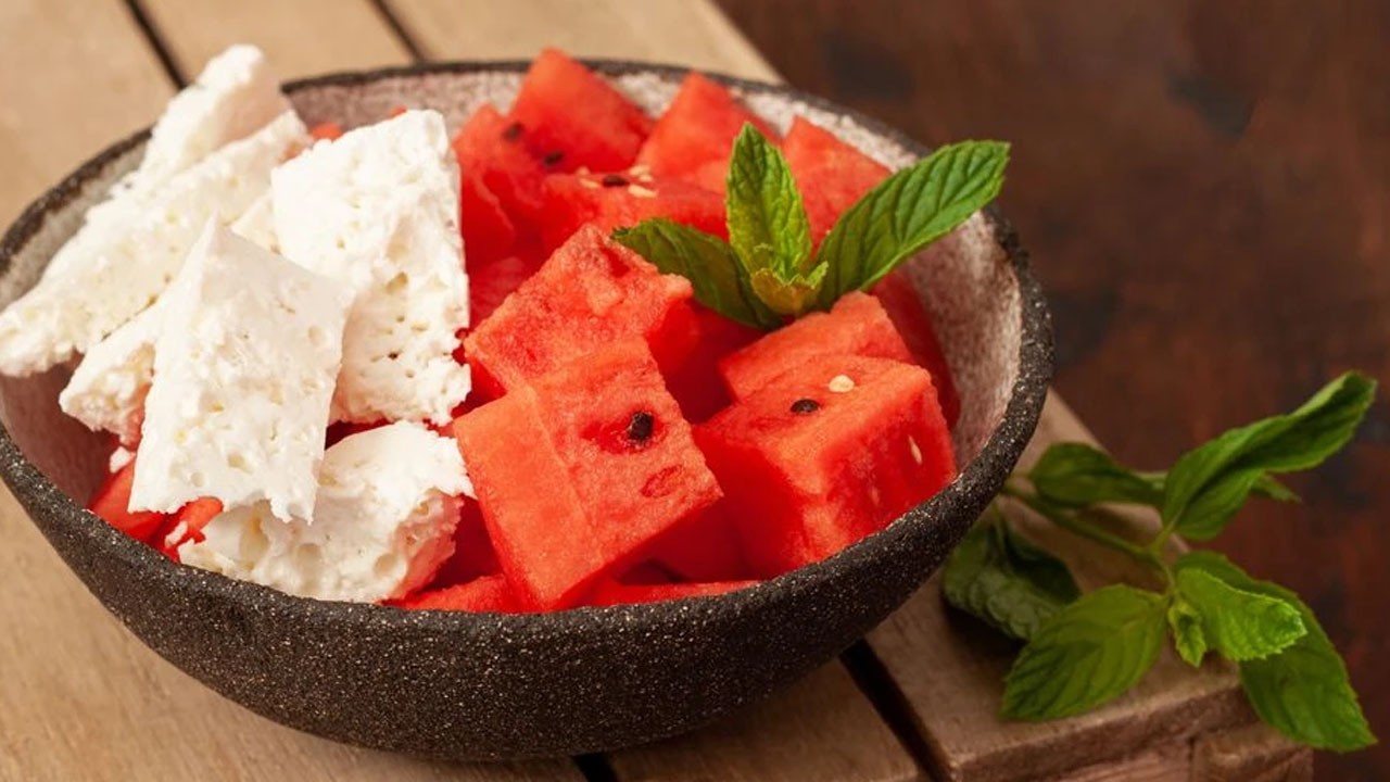 Karpuz zamanı geldi! Yazın favorisi karpuz peynir ikilisinin faydaları bakın ne: Yüzde 90 su!