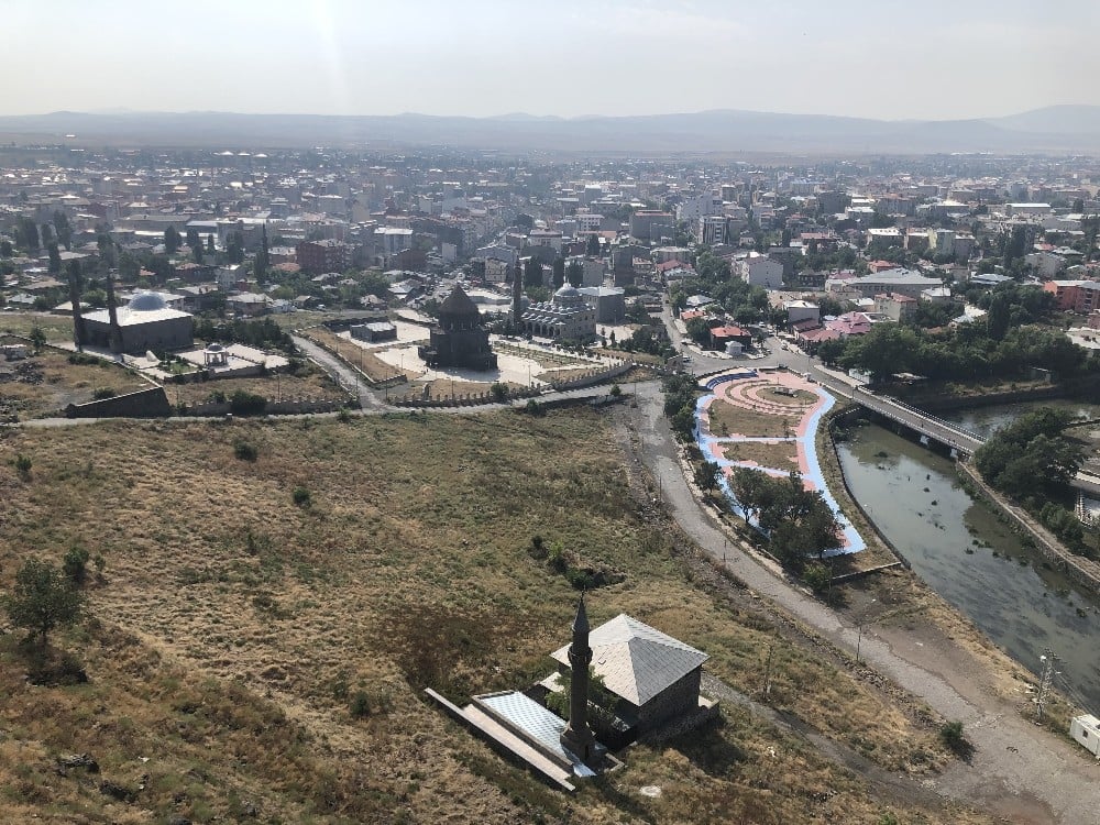 Kars projelerle hayat bulacak 