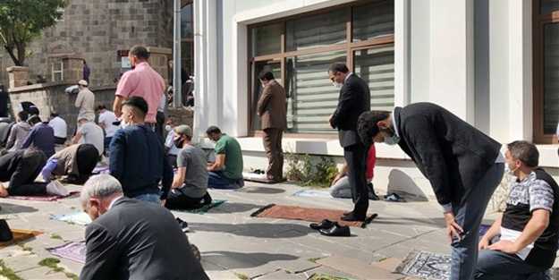 Kars Valisi'ne itibar suikasti! Yalanları ortaya çıktı