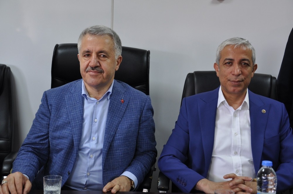 Kars’a milletvekillerinin girişimiyle 142 doktor atandı 