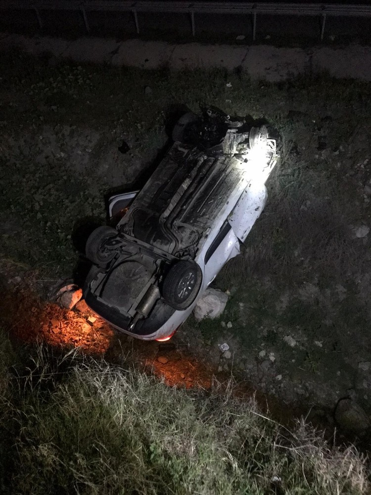 Karşı şeride geçip takla attı: 1 Yaralı 