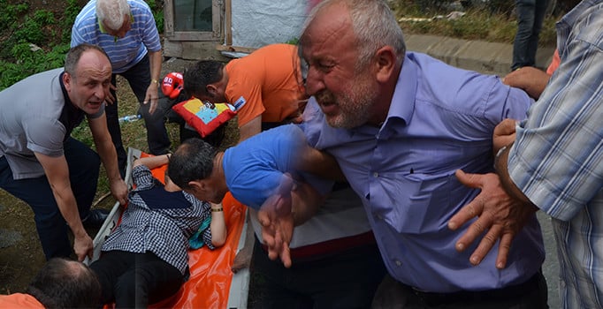 Karşı şerite geçen otomobil ikiye bölündü: 1 kişi öldü, 10 kişi yaralandı