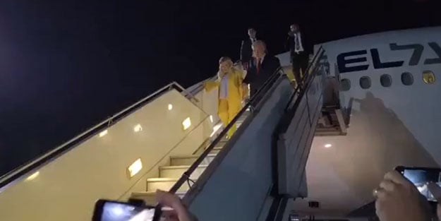 Karşılama töreninde büyük skandal! Kendisine uzatılan ekmeği yere attı