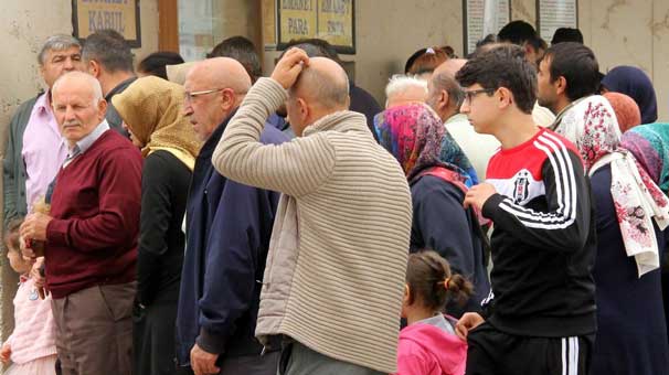 Karşılarında görünce korkudan gözyaşlarına boğuldular!