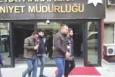 Karşılıksız çekle firmaları milyonlarca TL dolandıran çeteye operasyon: 18 gözaltı 