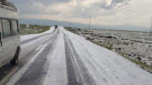 Kars’ın Digor İlçesi'ni dolu vurdu