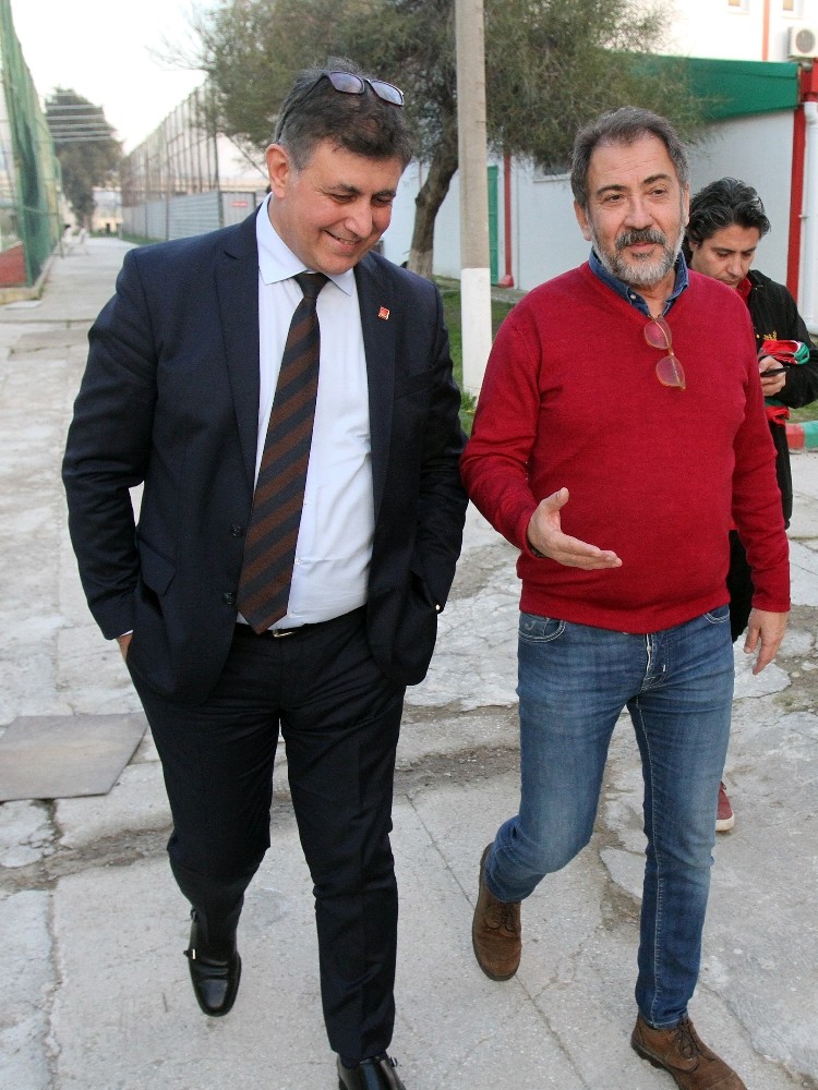 Karşıyaka’nın şampiyonluk yaşadığı İpekçi’inin parkeleri Karşıyaka’da! 