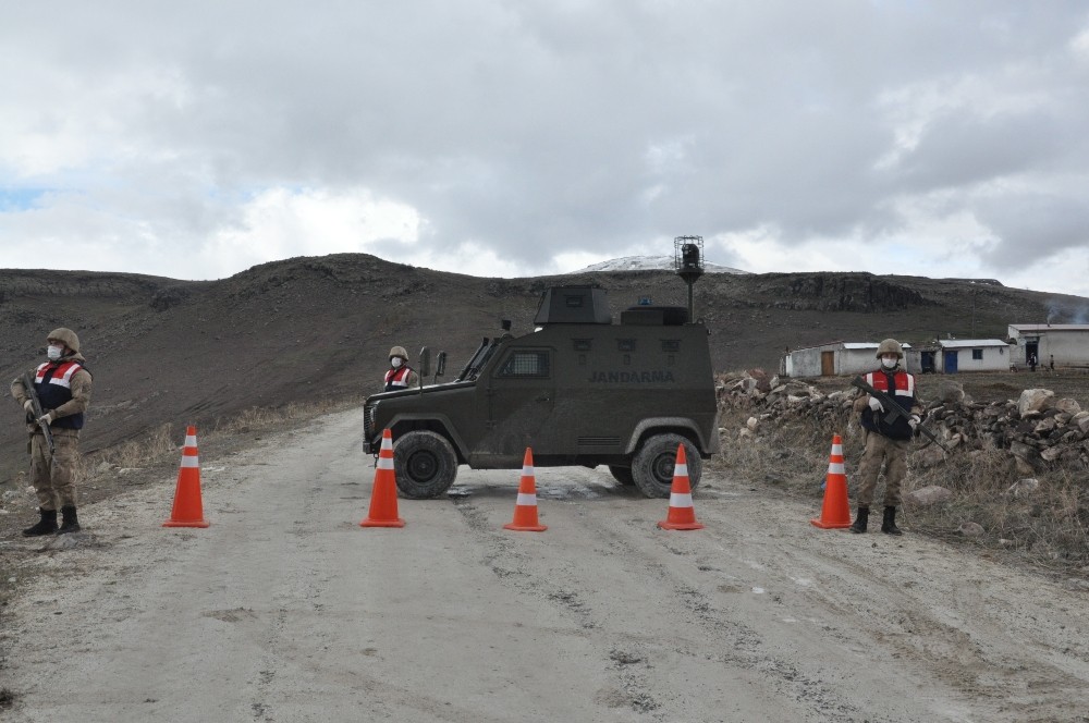 Kars’ta 3 köy ve 1 belde karantinaya alındı 
