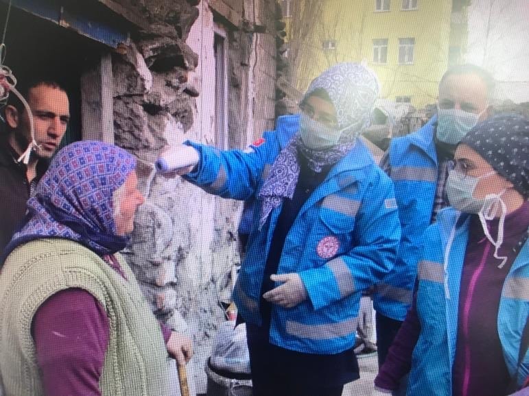 Kars’ta 65 yaş üstü vatandaşların ihtiyaçlarını “Vefa Sosyal Destek Grubu” karşılıyor 
