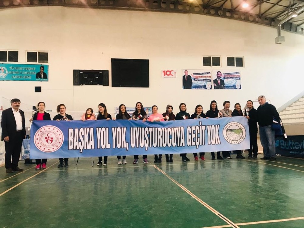 Kars’ta Badminton turnuvasında uyuşturucuya dikkat çekildi 