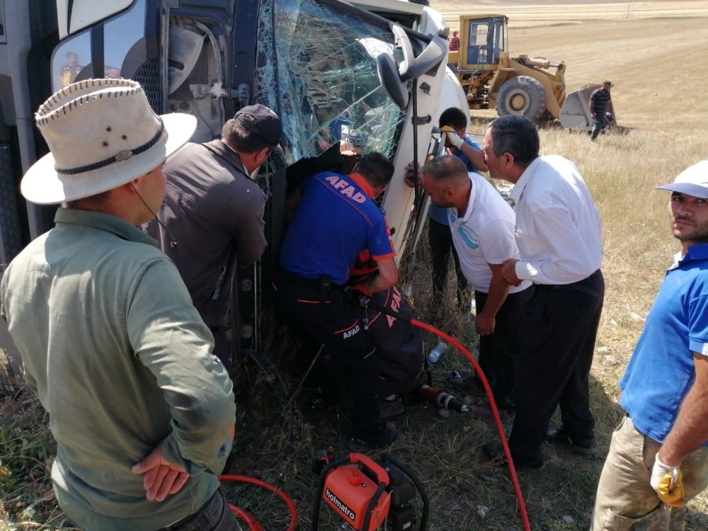 Kars’ta beton mikseri devrildi: 1 yaralı 