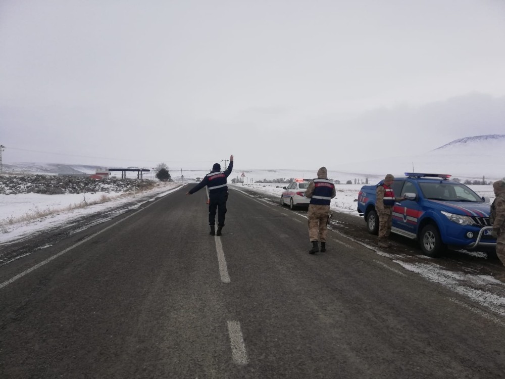 Kars’ta jandarmadan sahte plaka uygulaması 
