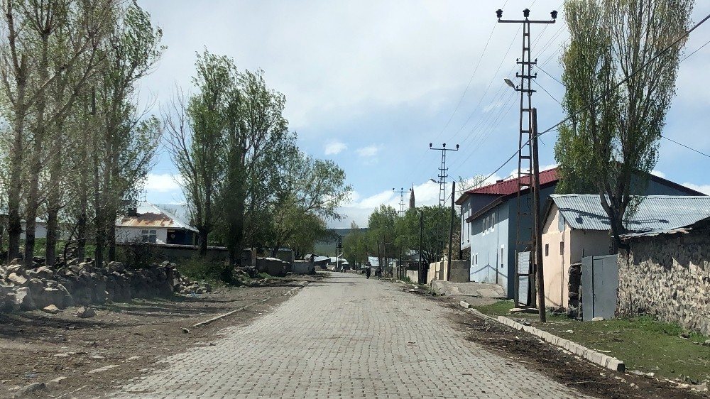 Kars’ta köy halkından ‘evde kal’ çağrısına tam destek 