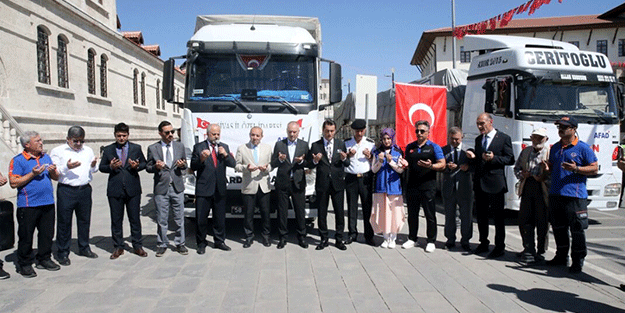 Kars'ta Pakistan'daki selzedeler için yardım toplandı