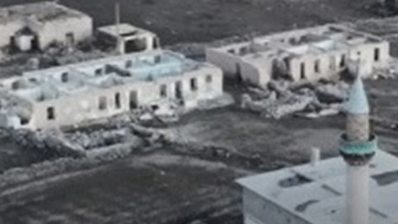 Kars'ta sular çekilince eski köy ortaya çıktı!