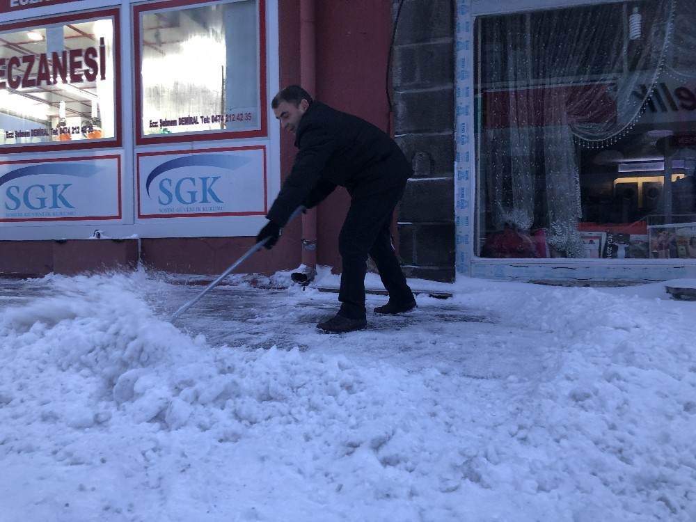 Kars’ta tipide mahsur kalan hasta kurtarıldı 