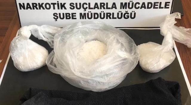 Kars'ta uyuşturucu operasyonu, 3 kişi enselendi