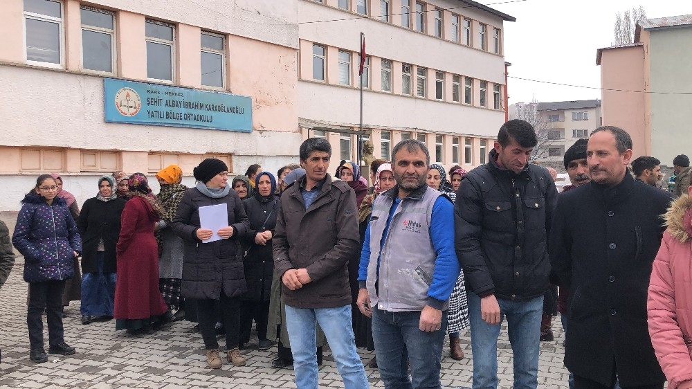 Kars’ta yıkılma kararı çıkarılan okullardaki öğrencilerin aileleri kararsız 