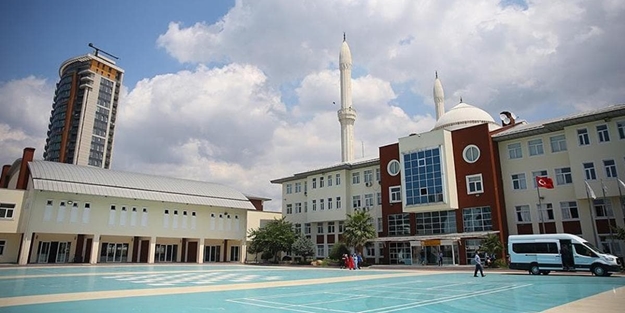 Kartal Anadolu İmam Hatip Lisesi'nden göğüs kabartan başarı